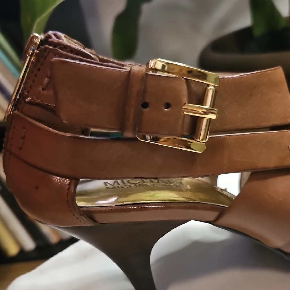 Michael Kors stylish brown